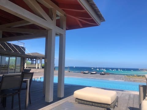 Waterfront villa with stunning view in Sperone