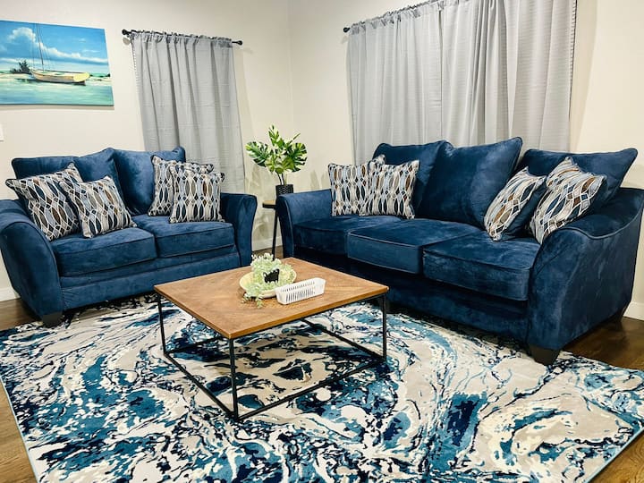 Upgraded Cozy Home Near Downtown - Dallas, TX