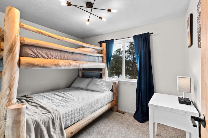 3rd bedroom has a bunkbed with a queen for the lower bed and twin for the upper bed