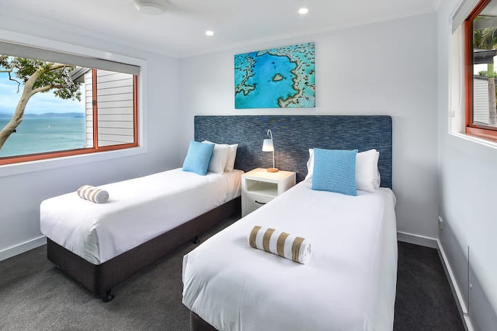 La cama tamaño king se puede dividir en individuales a pedido