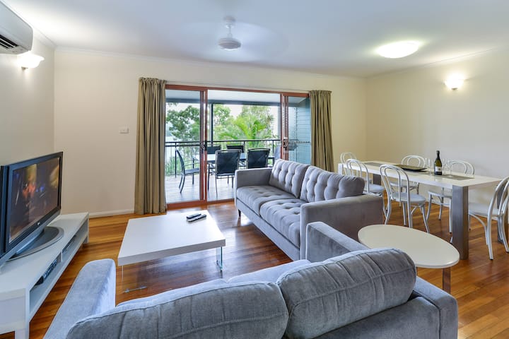 Heliconia Grove 13 - Hamilton Island