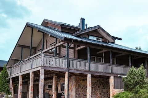 Villa at the lake shore in Himos up to  11 persons