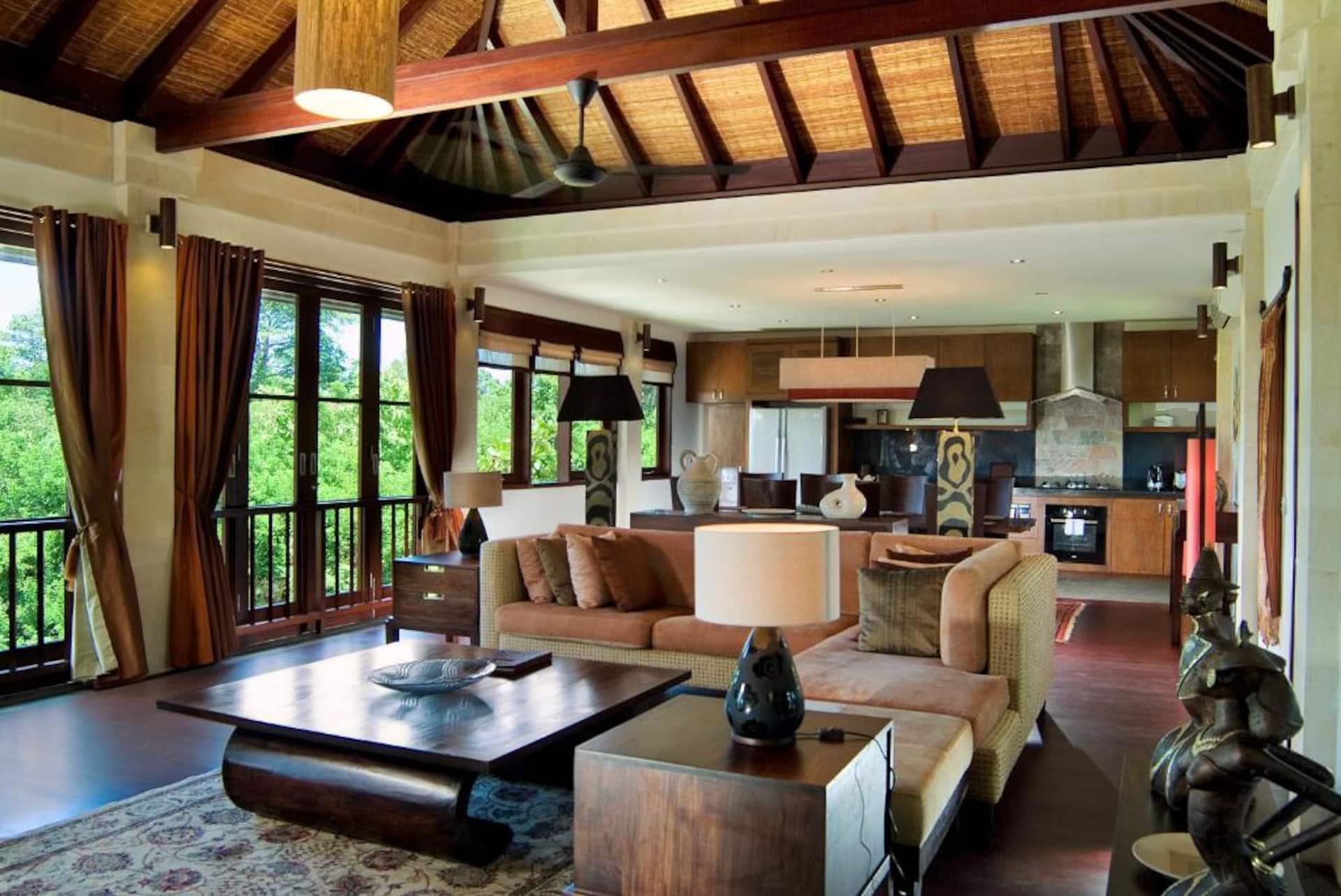 Sunlit Luxe Sanctuary 3 Bedroom Private Villa in Jimbaran 3