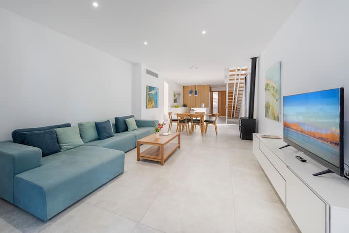 Villamar - Stunning Beachfront Villa With Pool - Alcúdia
