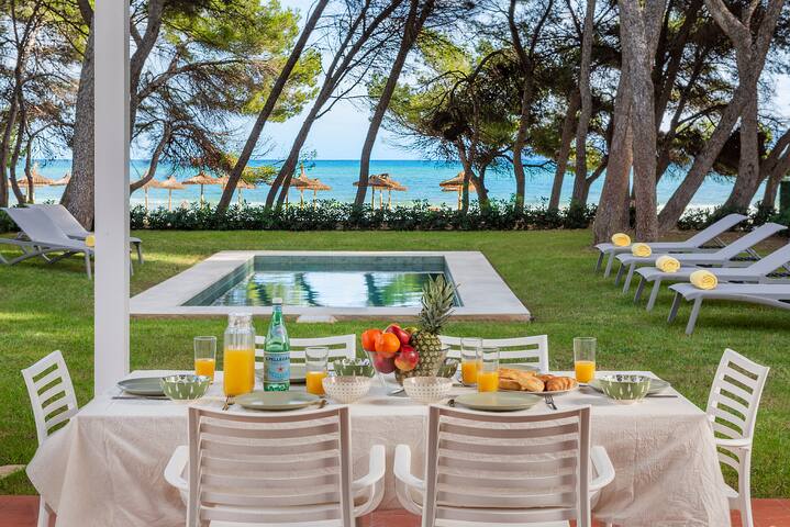 Villamar – Stunning Beachfront Villa with Pool gallery image 3