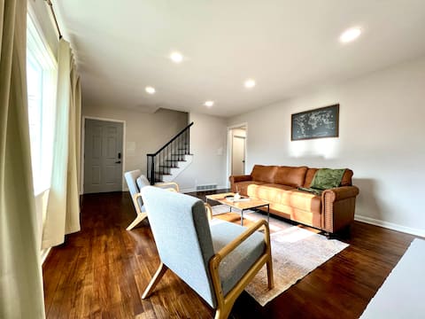 Near NIU | Renovated, Spacious & Pet-friendly Home