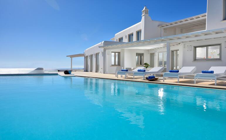Villa Divine | 10 bedrooms in Ornos | Tennis court gallery image 3