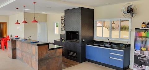 4 suites, one-story, fireplace, sauna, gated community, farm