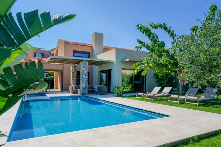 Villa Fos | Private pool, elegance & seaview!