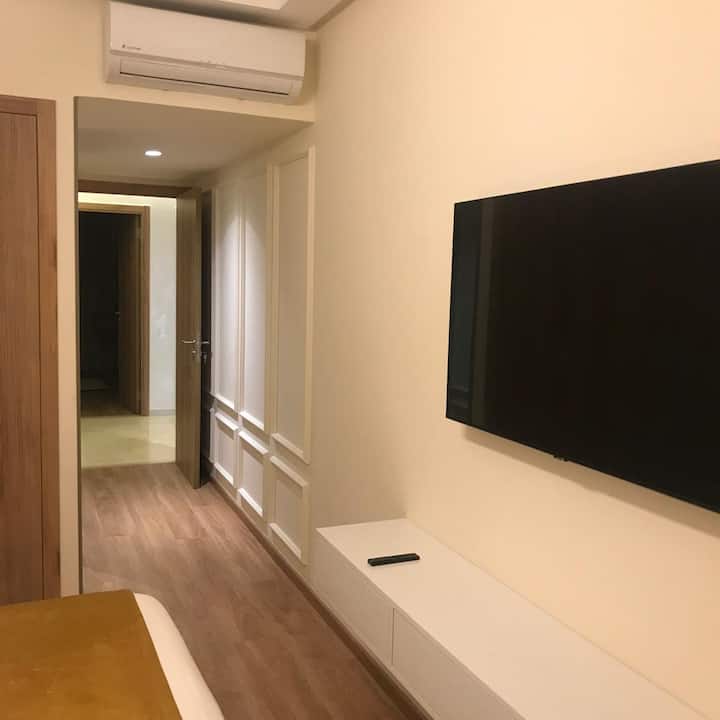 მთავარი ფლიგელის შესასვლელი 