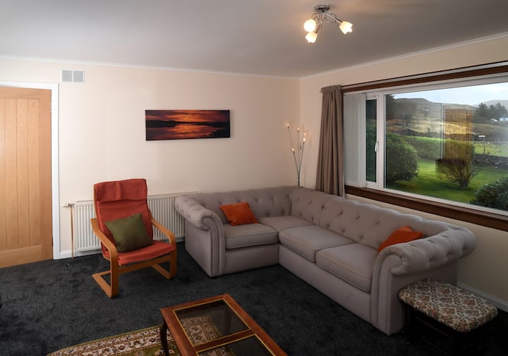 Spacious Bungalow. Sleeps 4. 2 Bedrooms - Skye