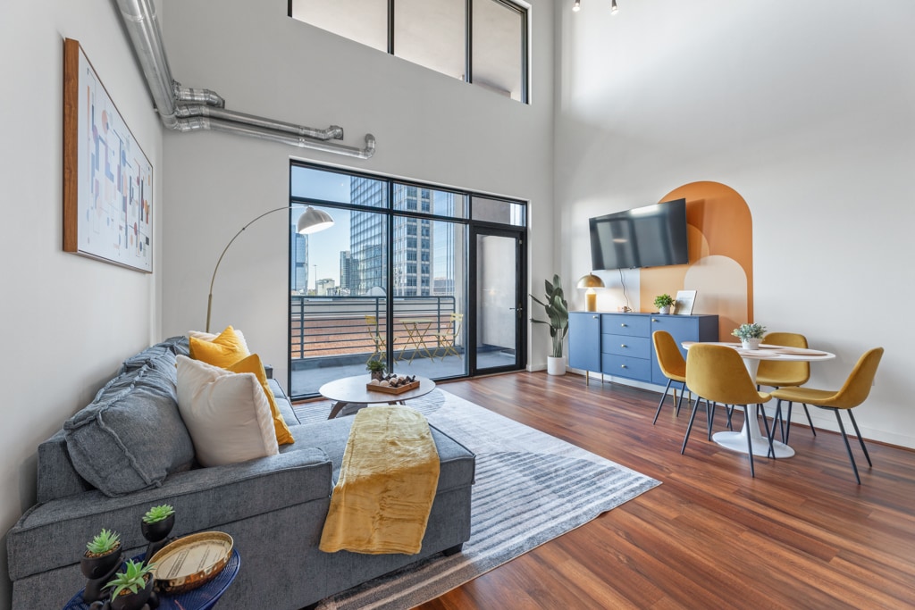 Successful Airbnb property: King + Queen • Modern Escape • 2 Bath • Balcony in Atlantic Station