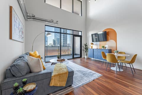 Successful Airbnb property: King + Queen • Modern Escape • 2 Bath • Balcony in Atlantic Station