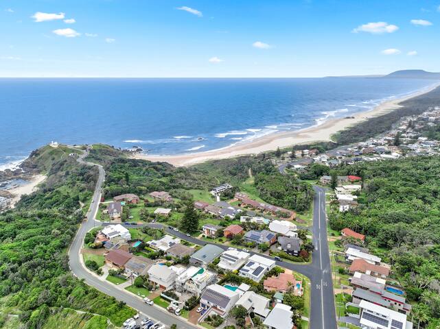 Beached at Lighthouse – ocean views and pool gallery image 2