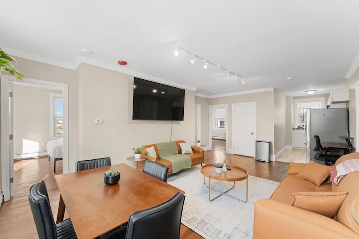 The Garbaldi-Steps to downtown & Federal Hill gallery image 5