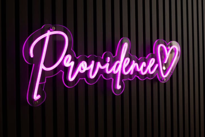 The Garbaldi-Steps to downtown & Federal Hill