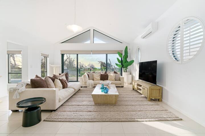 Absolute Beach Frontage gallery image 3