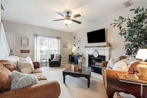 Top performing Airbnb: Indian Creek Retreat 1 mi. to I-24 w/ EV charger in Murfreesboro
