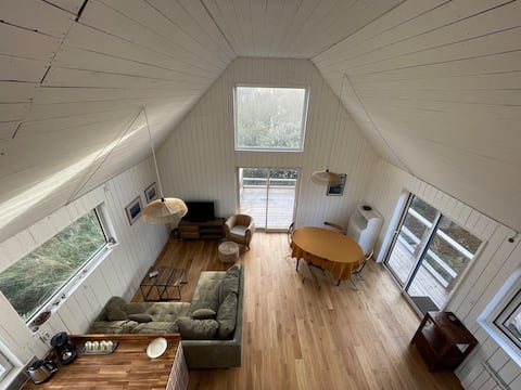 Popular Airbnb listing: Cozy wooden house close to the ocean in Penmarch