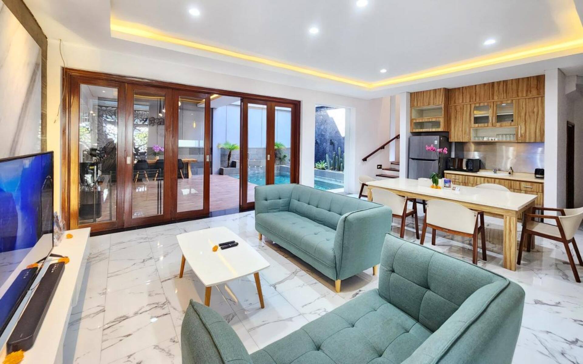 Spacious Billiard Lounge 2 Bedroom Private Villa in Bali 2