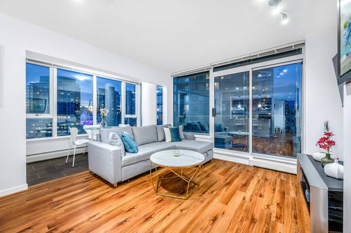 Rare 270° Ocean/Mountain/St View 3br/2ba Pool gallery image 2