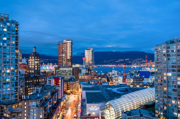 Rare 270° Ocean/Mountain/St View 3br/2ba Pool