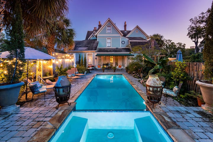 The Old Spanish Consulate Garden/ Pool View