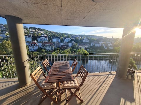 Popular Airbnb listing: Beautiful, central flat with Limmat (river) view in Wipkingen
