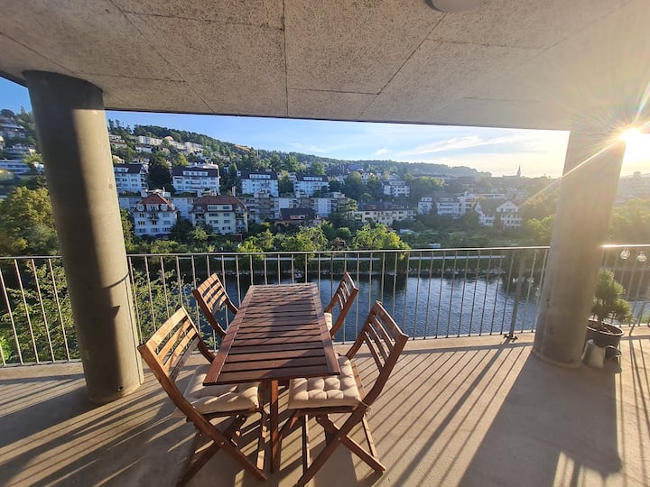 Beautiful, central flat with Limmat (river) view