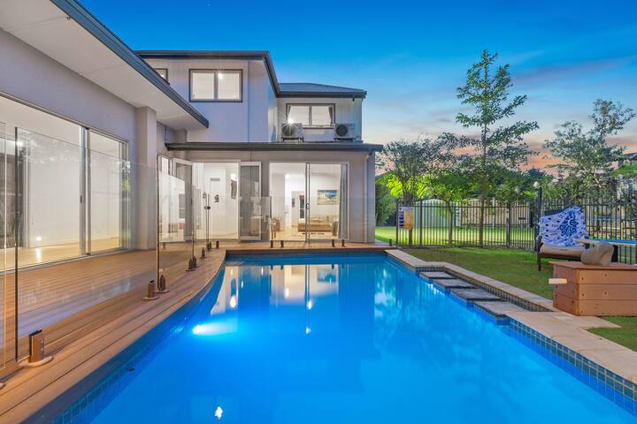 1Beachfront – Primo Casuarina Hideaway by uHoliday gallery image 4