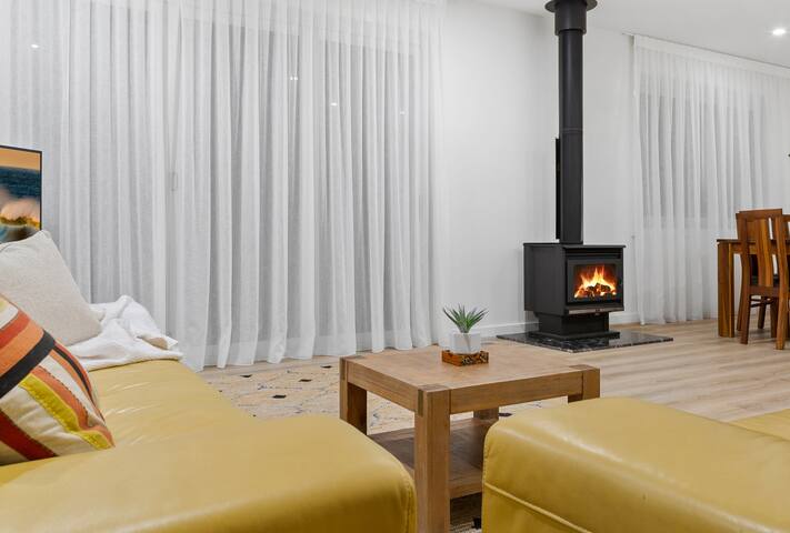 1Beachfront – Primo Casuarina Hideaway by uHoliday gallery image 2