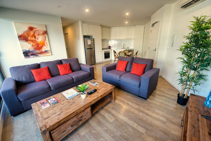 Fully Equipped | Spacious 2 Bdr | Central Glen - Notting Hill