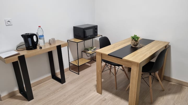 Appartement Neuf - Parking Gratuit - Centre Ville - Laval