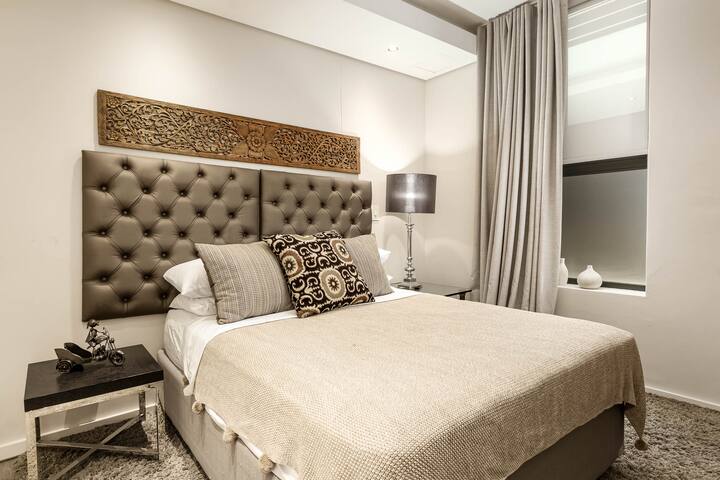 Hideaway by Green Point Stadium gallery image 4