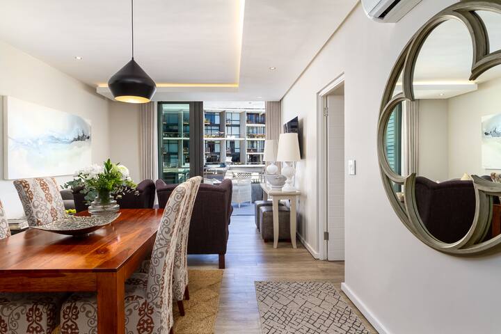 Hideaway by Green Point Stadium gallery image 2