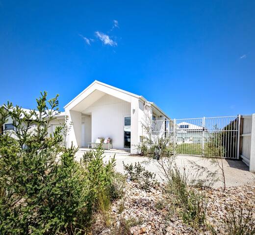 Wirilda Retreat Coastal Haven gallery image 2