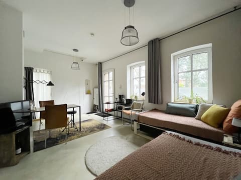 Leistungsstarkes Airbnb: Cozy little apartment in a good location in Junkersdorf
