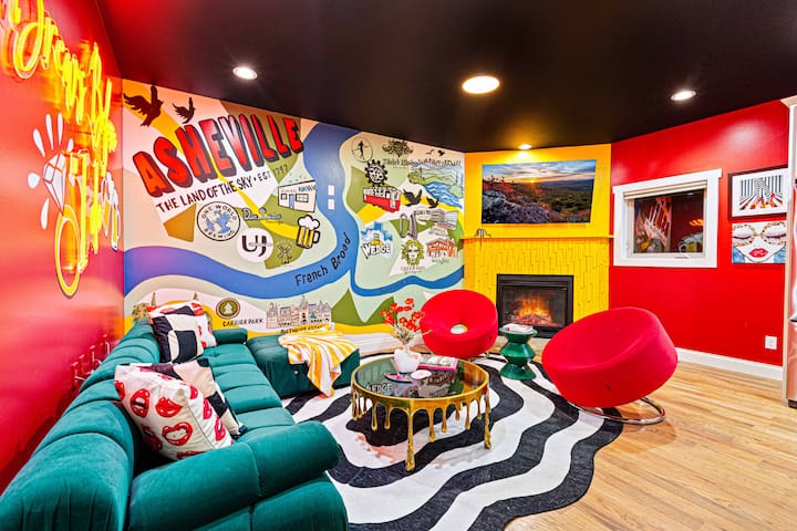 Bachelor/ette Party Room-Rooftop-Hot Tub-AVL 9 min