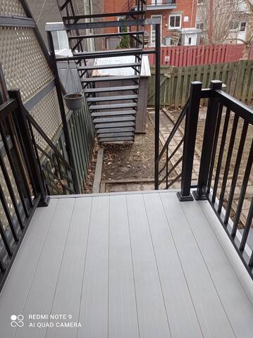 Stunning 5-Bdrm Home, Gorgeous & Renovated gallery image 3