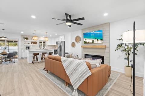 Popular Airbnb listing: Hannah’s beachside resort Saltwater Heated Pool in Seminole