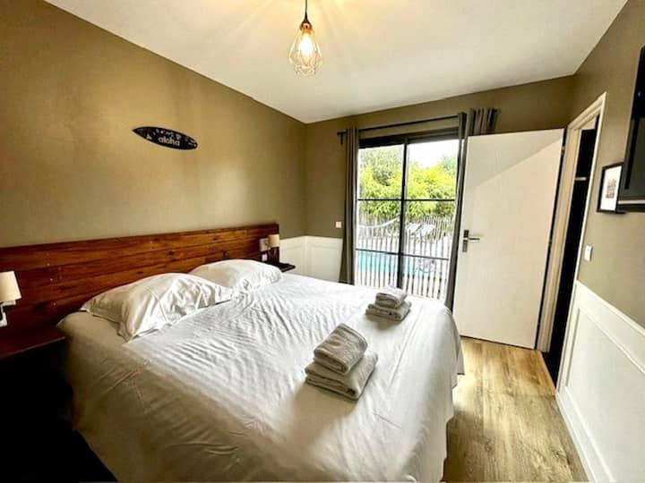 Მთავარი საძინებელი საშხაპითა და საგარდერობო ოთახით