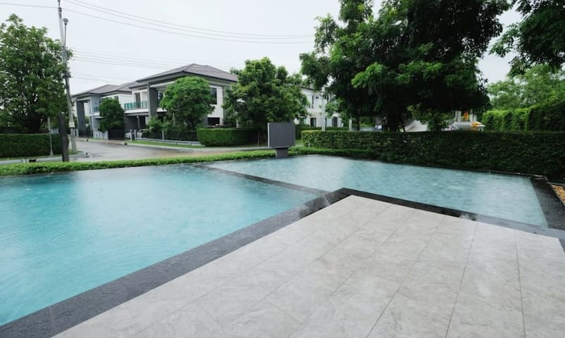 Luxury Stay@4 Bedroom Villa-BKK gallery image 2