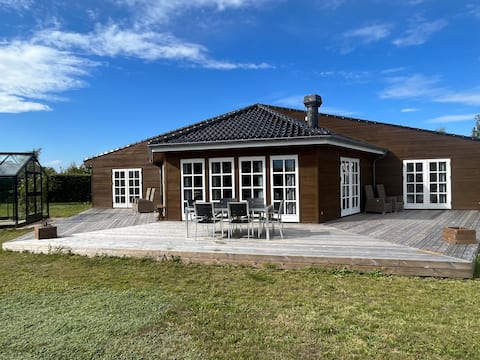 Luxury cottage - 250 m. Beach