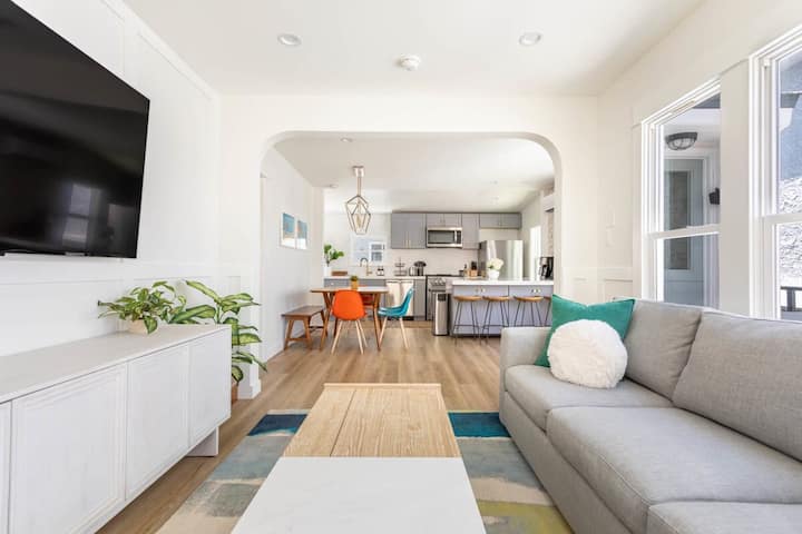 Light, Airy 2br North Manhattan Beach Escape - Manhattan Beach, CA