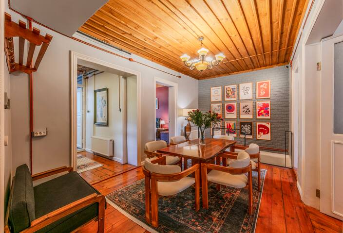 4 Bedroom /2 Bathroom /Full AC /Perfect Location gallery image 3