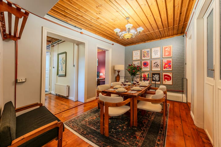 4 Bedroom /2 Bathroom /Full AC /Perfect Location gallery image 2