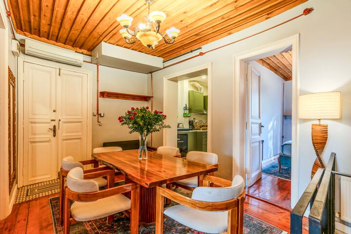 4 Bedroom /2 Bathroom /Full AC /Perfect Location gallery image 4