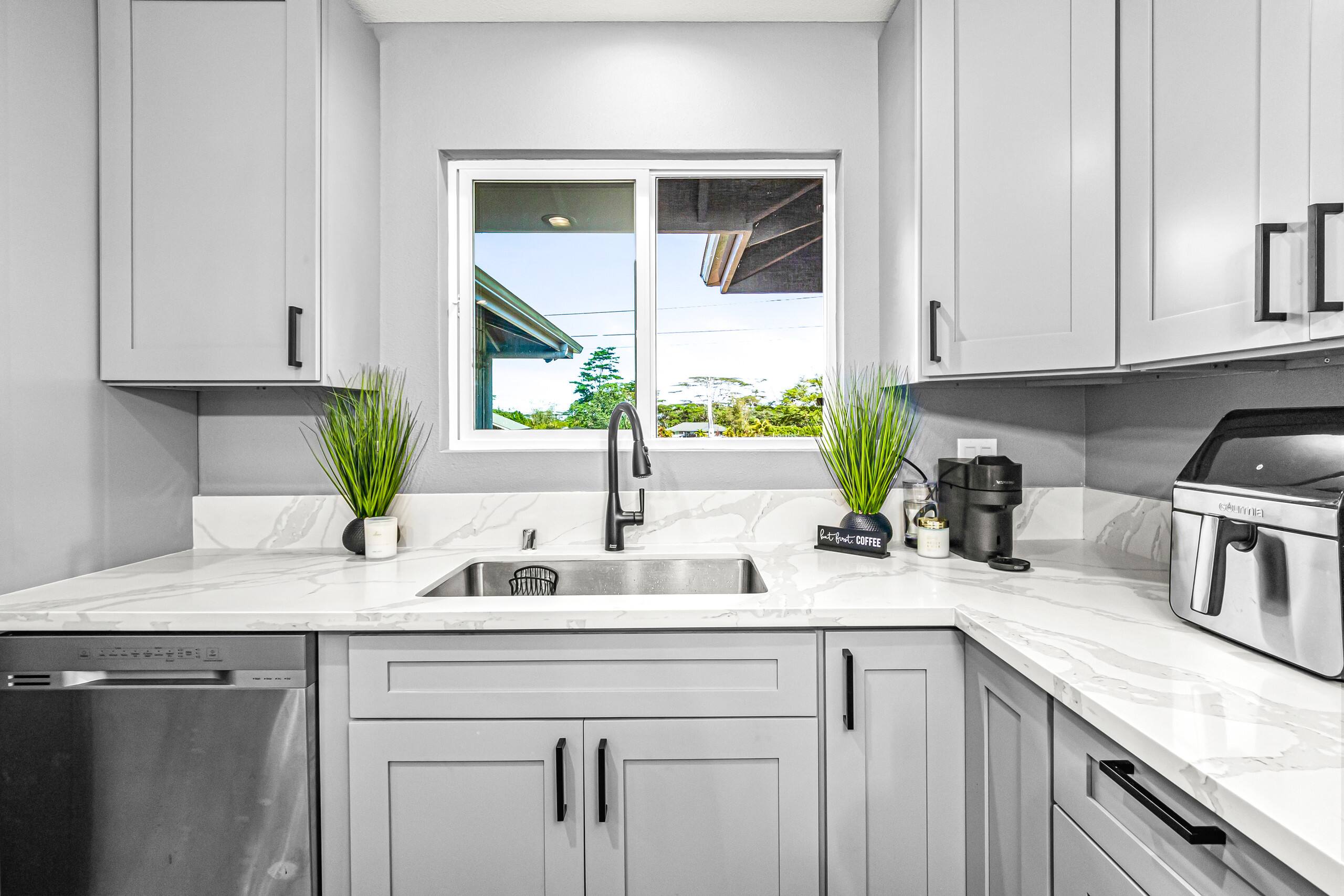 Home in Keaau · ★5.0 · 3 bedrooms · 3 beds · 2 private baths - Image 15