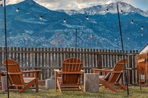 6k sq/ft! Views, Pool, Hot Tub, Game Room, Theatre