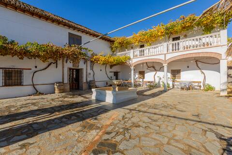 Beautiful and quiet 16th century country house